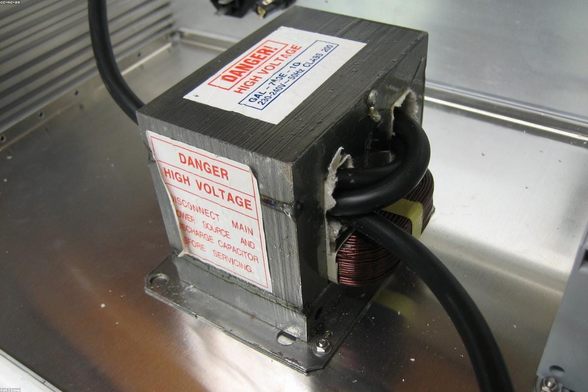 Mendeteksi Potensi Gangguan Lebih Awal dengan Infrared Thermography – electrical panel
